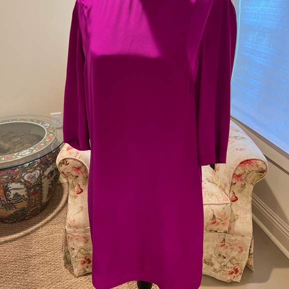 Alice & Trixie fuchsia shift dress. Monochromatic shoulder detail.  Size L. - Picture 2 of 7